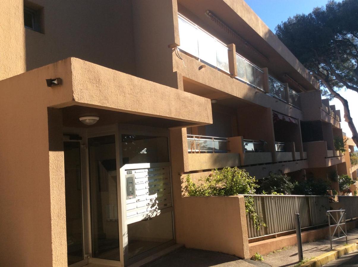 Studio Bandol Centre 2 Etoiles Ideal Emplacement ภายนอก รูปภาพ
